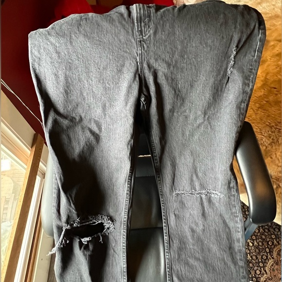 Abercrombie & Fitch - Ultra High Rise 90’s Straight Jean - Picture 4 of 7